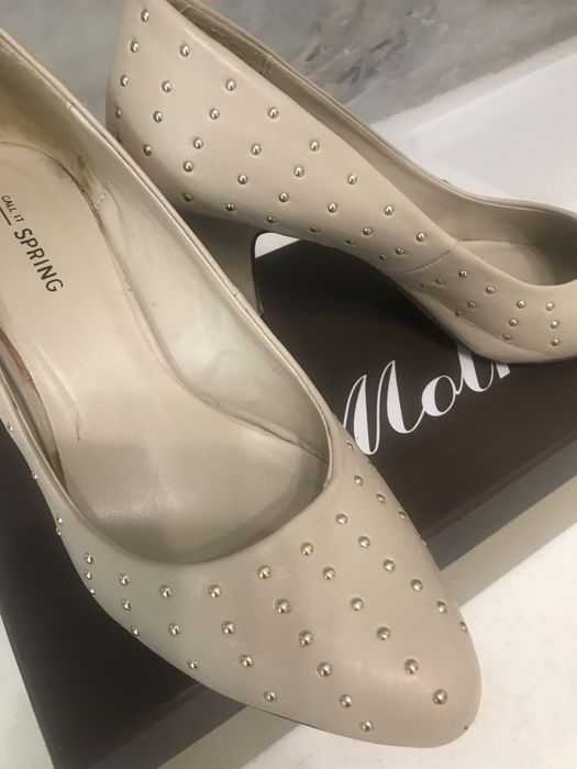 Продам красивые стильные туфли