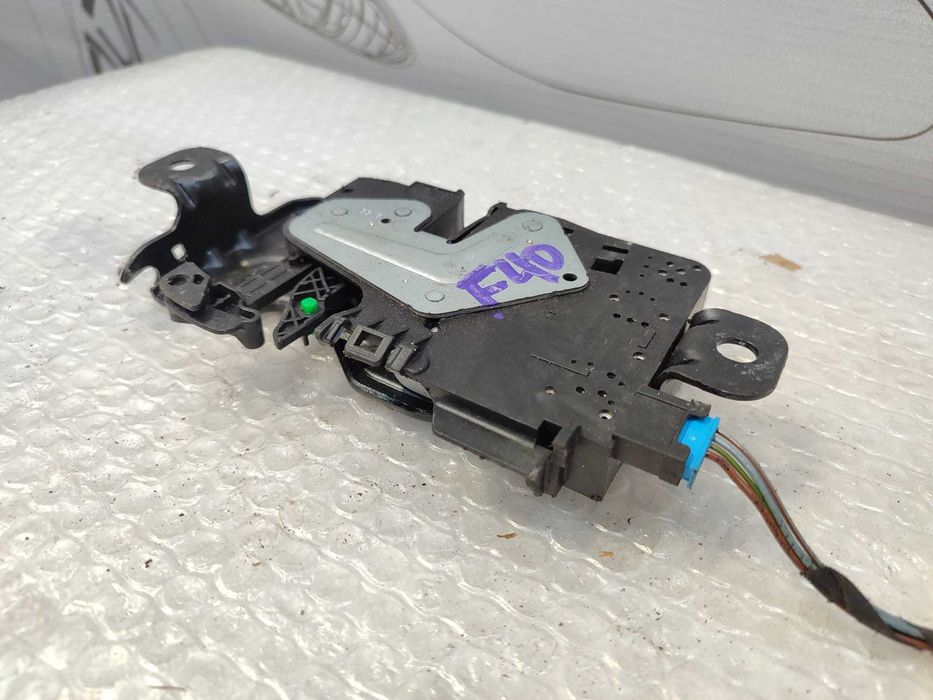 Încuietoare Haion Portbagaj Bmw 1 Series F40 2019–2023 / Cod Oem 51247383282 (5D2)