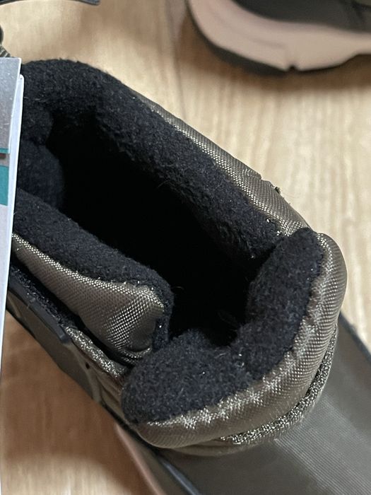 Ghete si geaca noi marimea 21 si 86