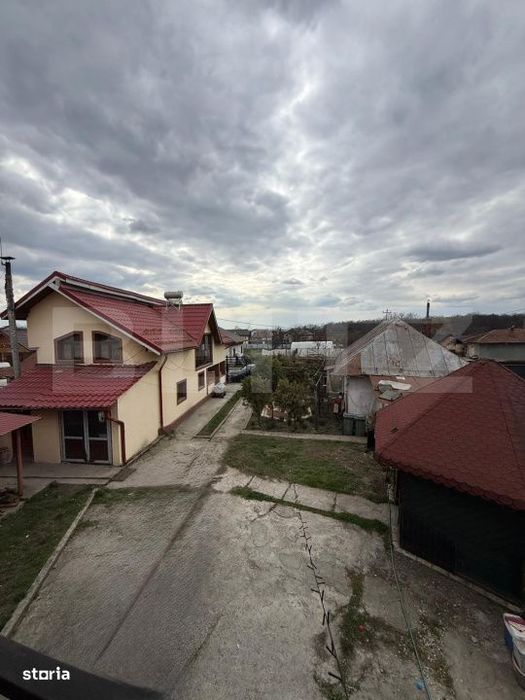 Case + teren de vanzare la 11 km de Tg Jiu