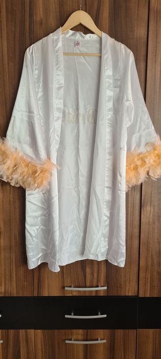 Бял халат Bride с пера