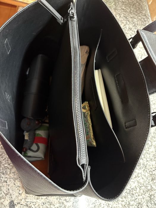 Продавам дамска чанта Майкъл Корс