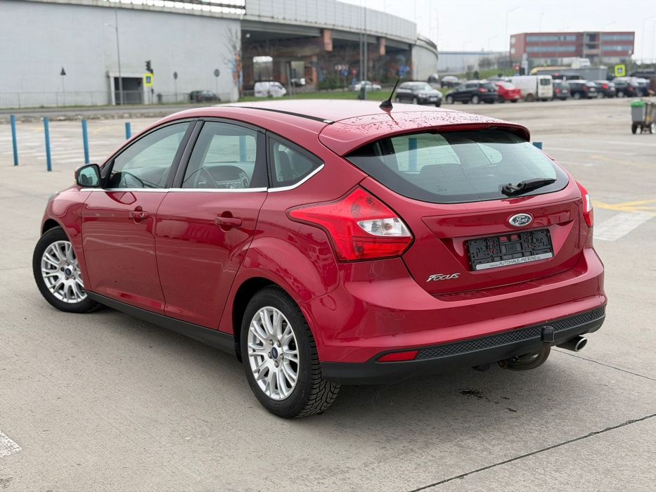 Vând Ford Focus Titanium