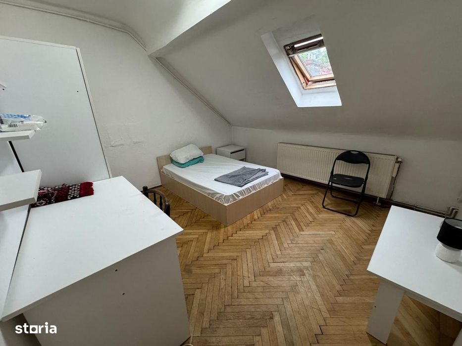 Inchiriere apartament mansarda 5 camere vila curte Cotroceni metrou