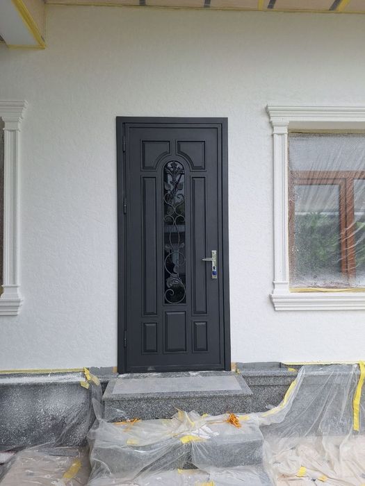 Temir eshiklar zakazga