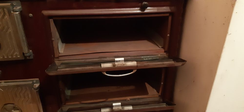 Печка на твърдо гориво