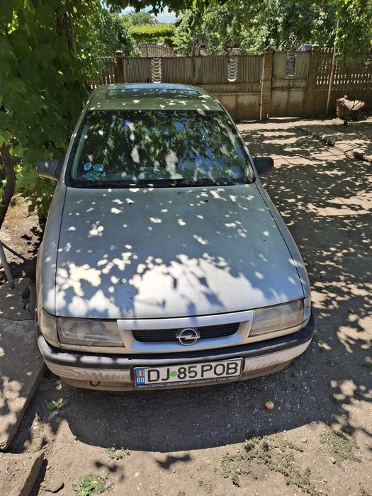 Opel Vectra 1,6 benzină + GPL omologat