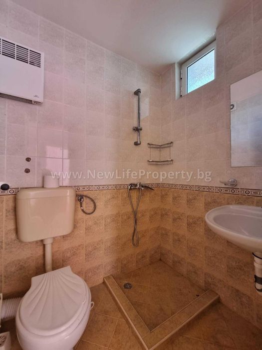 Двуетажна къща с басейн, Инцараки Свети Влас