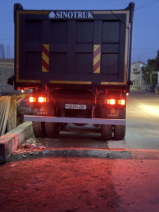 sinotruk Howo самосвал заводской газ  сотилади