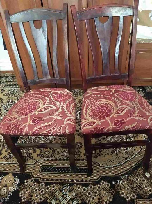 Стол стуля на 12 персон