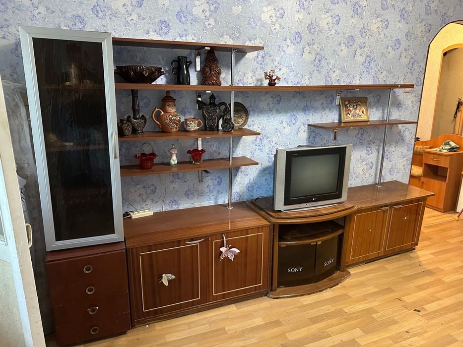 Продаю стенку с тумбой