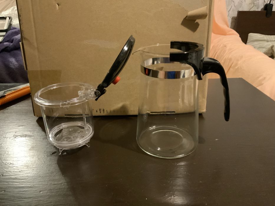 Стъклена кана за чай или кафе с дифузер и бутон 750мл