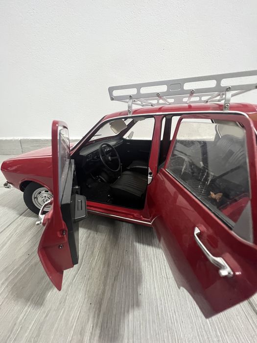 Vand macheta Dacia 1300 scara 1:8,pret negociabil 3700 lei