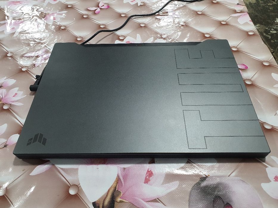 ASUS Taf Dash F15 Gameng qulay narxda kuchli protswssorli novutbuk