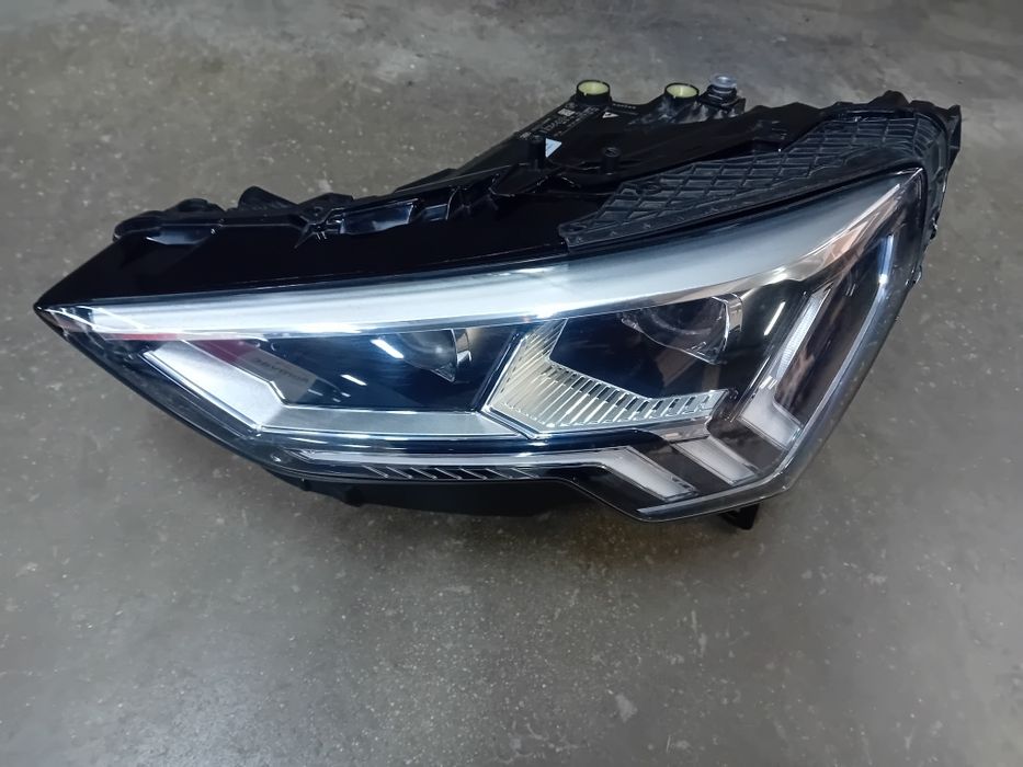 Far stanga Full Led Audi Q3 F3 2018-2023