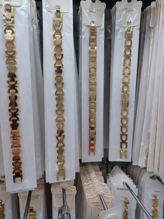 Всичко по 5€ броя