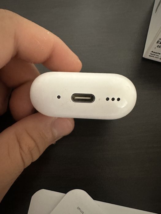 Air Pods 4 , nesigilate