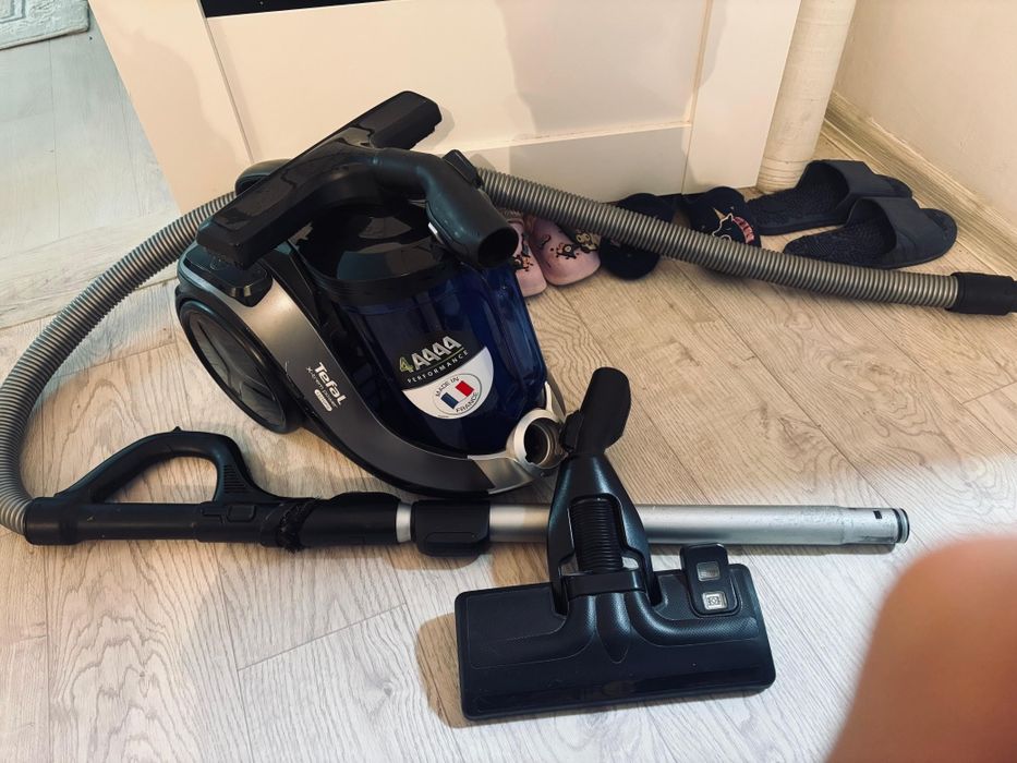 Пылесос бытовая техника