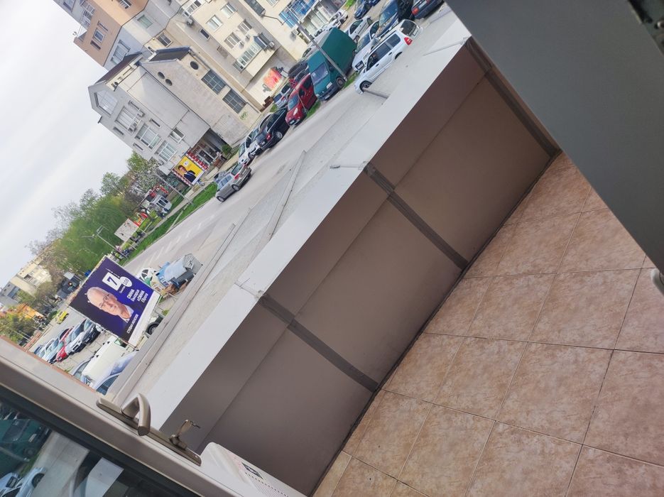 Продавам компактно студио !