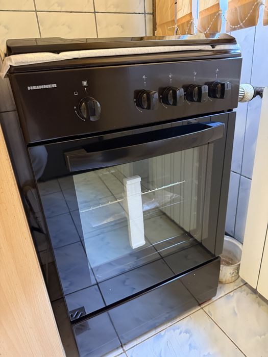Vand apartament doua camere ULTRACENTRAL parter