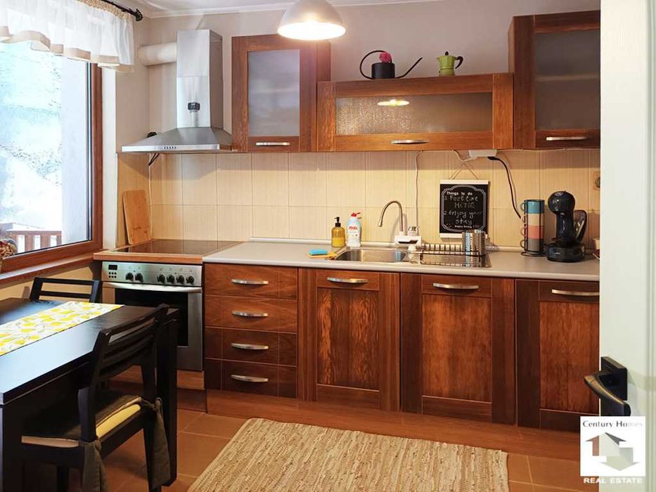 104952 Панорамен тристаен апартамент в центъра на В. Търново