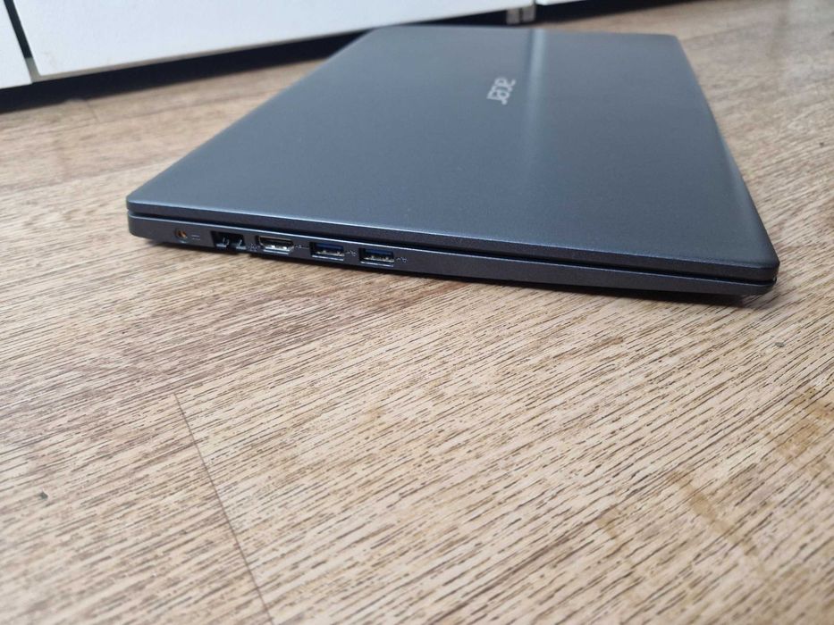 Acer i3-10 батарею держит 2,5ч. Комплект