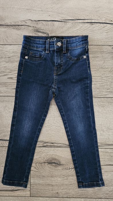 Детски дрехи на Guess