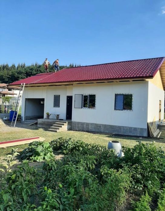 Vând case modulare pe structură metalică