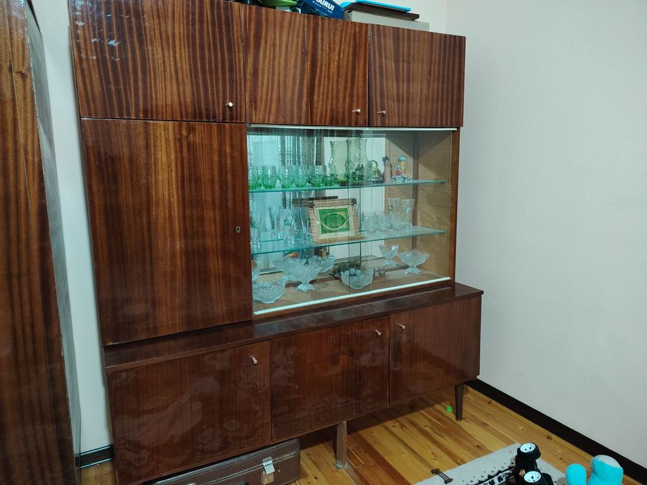 2ta shkaf 1ta servantn, 2ta sandiq bir tombochka