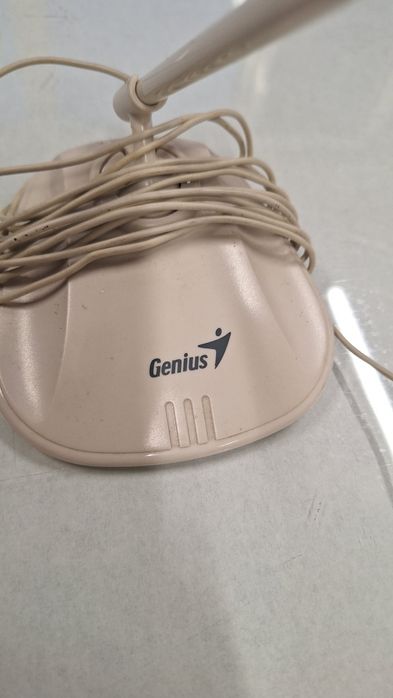 Продавам микрофон Genius и USB лампа