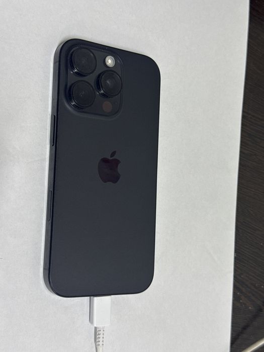 Телефон іphone16 pro