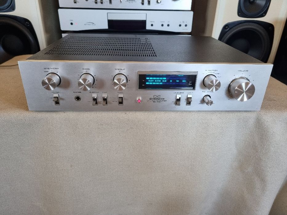 Pioneer SA - 710. Blu Line , 65 watts/canal. Perfecta stare.