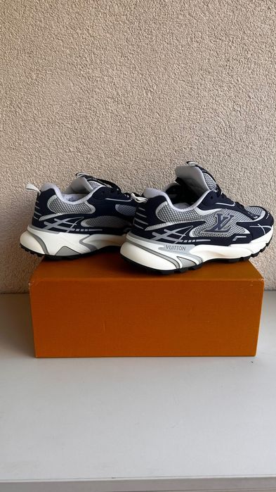Louis vuitton tactic runner обувки сини номер 43