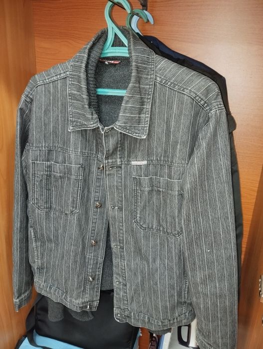Продам Джинсвую ветровку