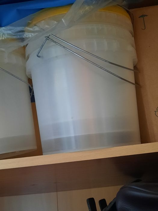 Пластиковое ведро