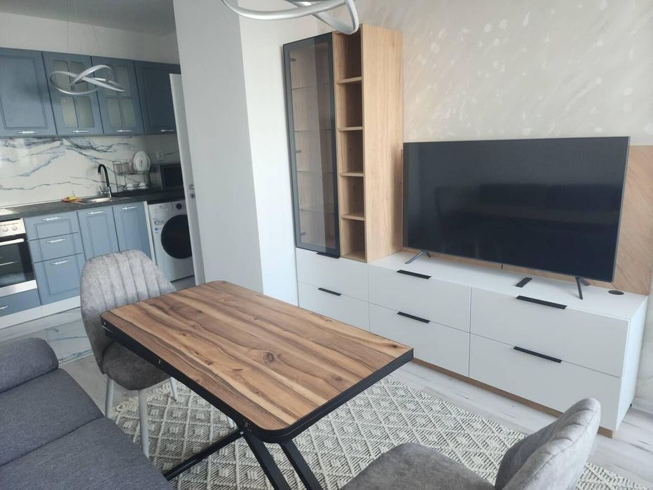 Дава се под наем Двустаен апартамент в Бургас, Славейков - 45 кв.м за 510 € - Снимка #2