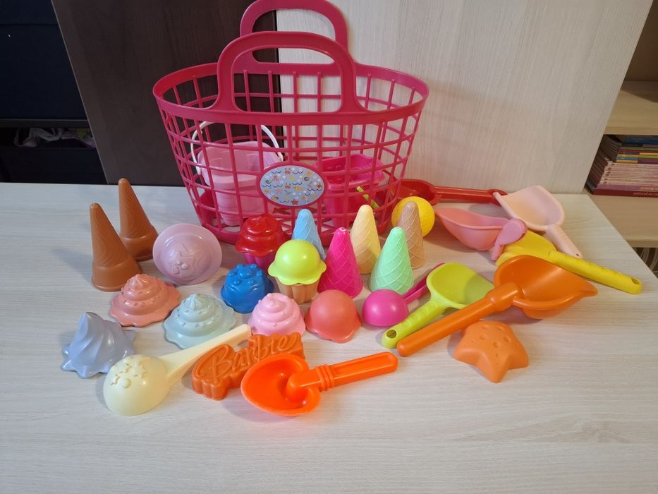 Lot jucarii de nisip cu cos + ursulet alb