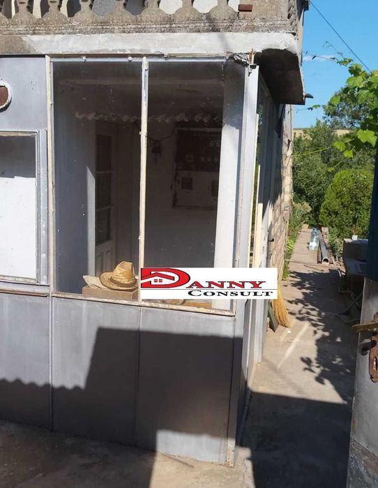 Двуетажна къща за продажба в с. Нова Върбовка - общ. Стражица