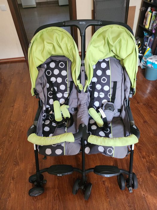 Коляска двухместная 45000 тг.