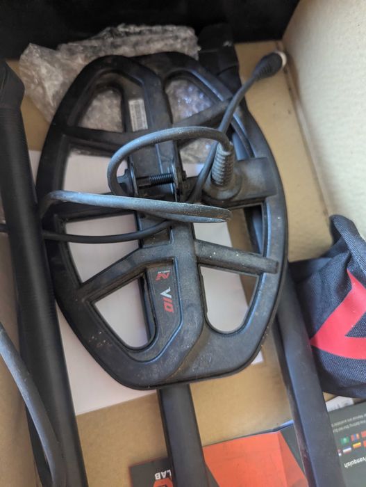 Металоискатель  minelab vanquish 440  продам .