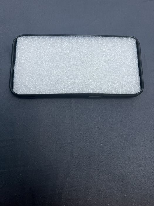 Vând husa iphone 13 pro