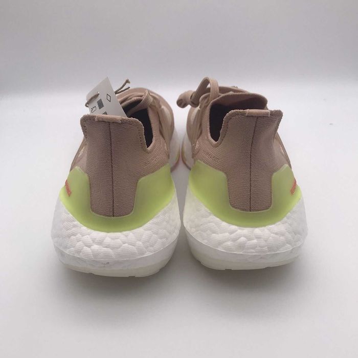 Оригинални мъжки обувки  ADIDAS ULTRABOOST 21  размер EU42