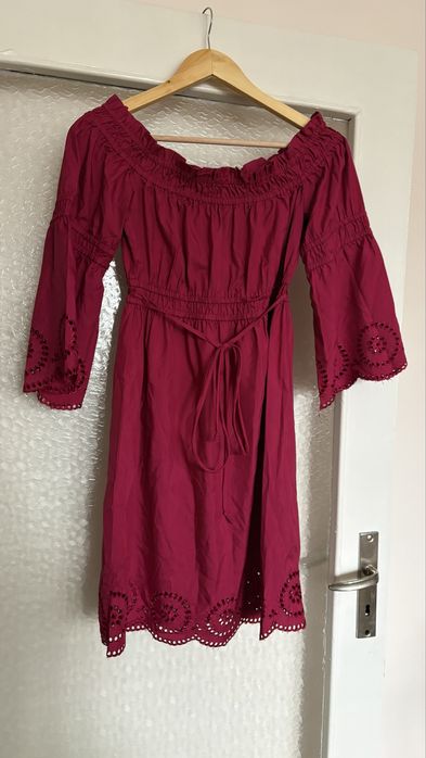 Рокля с рязана дантела в цвят фуксия р-р 34