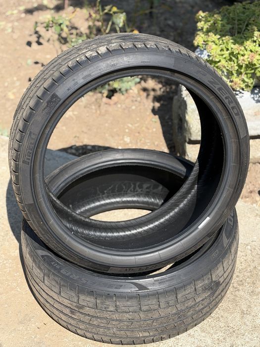 Pirelli P Zero AO1 – 235/35 R19 91Y