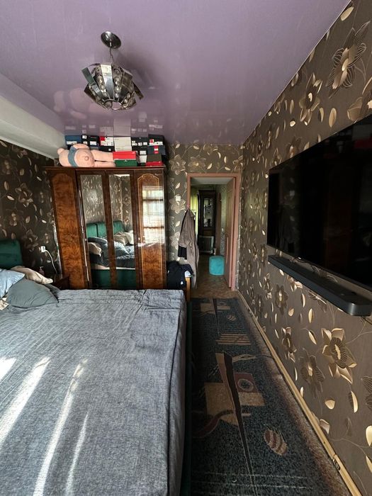 Продам двух комнатную квартиру