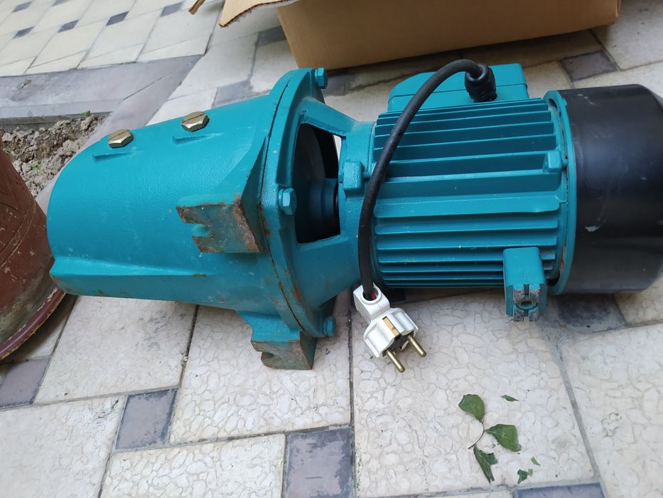 Водяной насос самовсасывающий