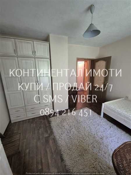 кодл 63060. Триетажна тухлена вила близнак 200м2 с обособен двор 350м2