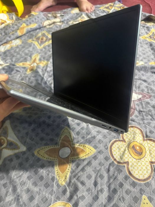 Intel Celeron 8 GB ram 512 gb