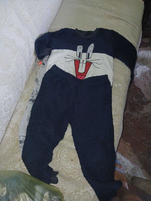 Дрехи за 3-4 годишно дете