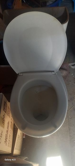 Унитаз хорошем состоянии,